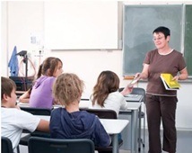 teacher teaching students with school behavior problems